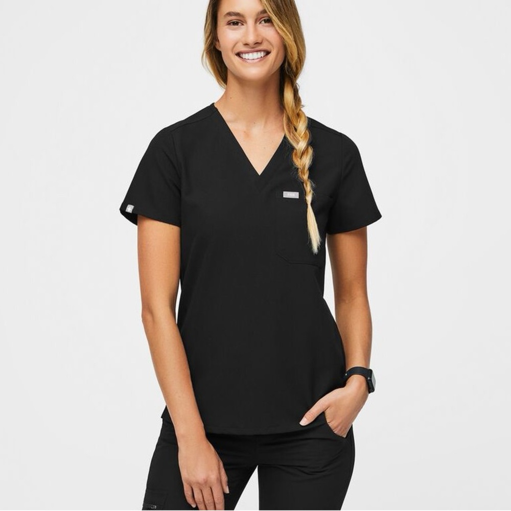 FIGS Caterina One Pocket Scrub Top
